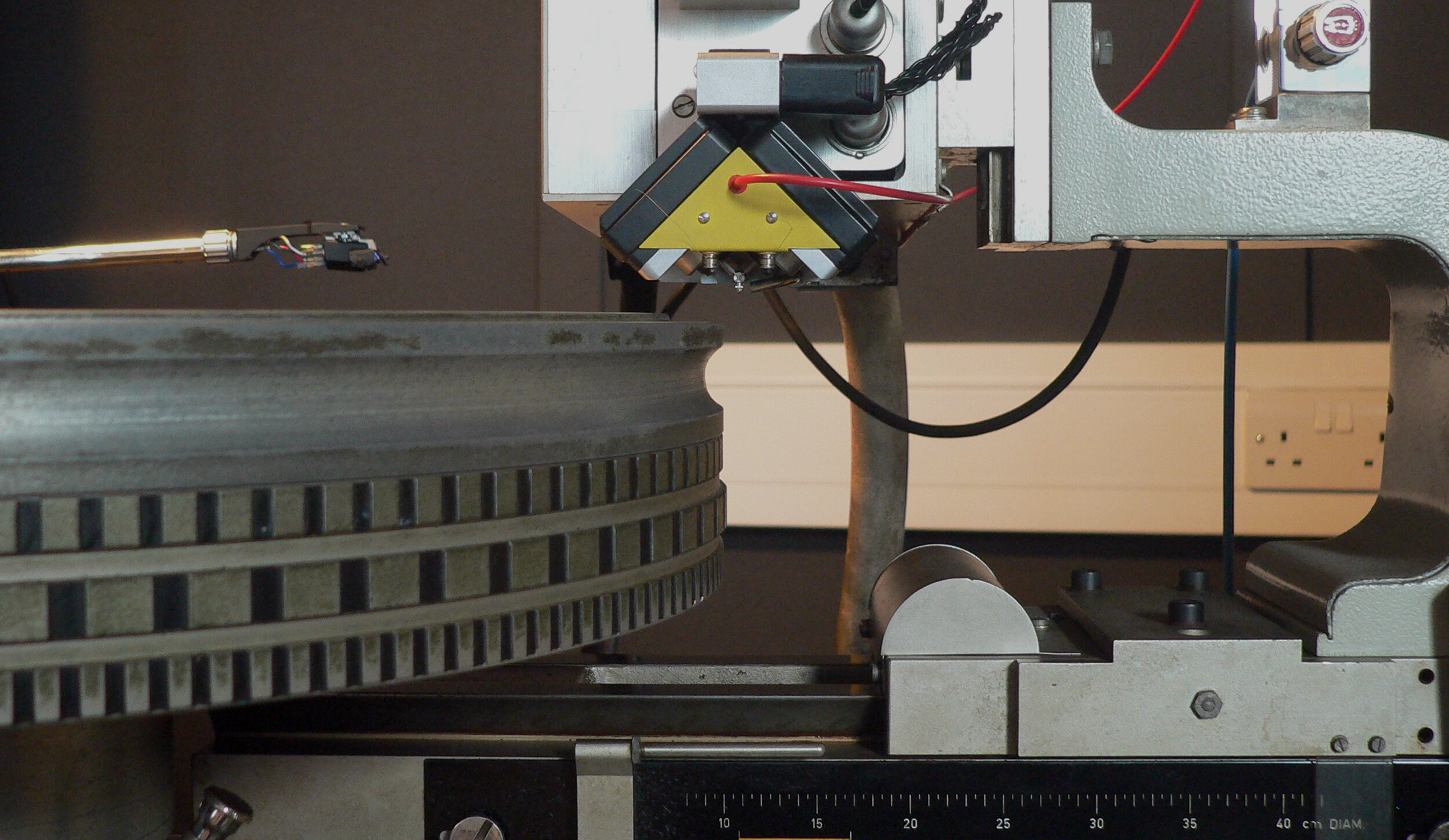 Optimum Mastering – Neumann VMS70 Cutting Lathe Vinyl Cutting Head